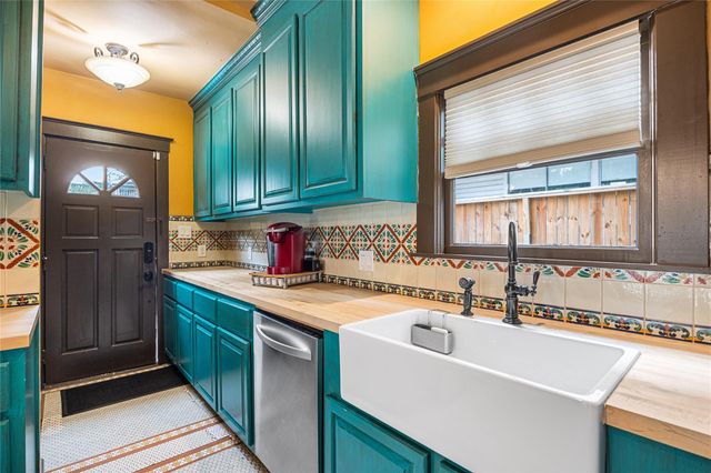 815 Hawthorne St, Houston, TX 77006