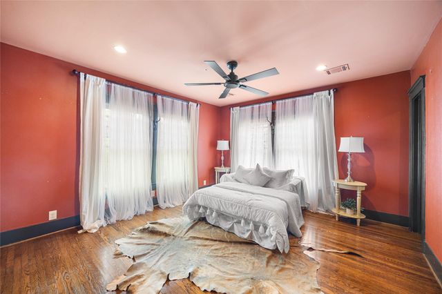 815 Hawthorne St, Houston, TX 77006