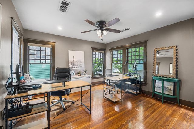 815 Hawthorne St, Houston, TX 77006
