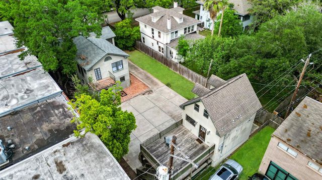 815 Hawthorne St, Houston, TX 77006
