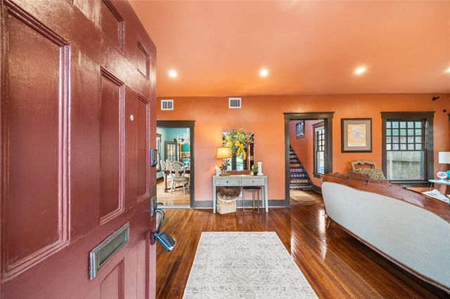815 Hawthorne St, Houston, TX 77006