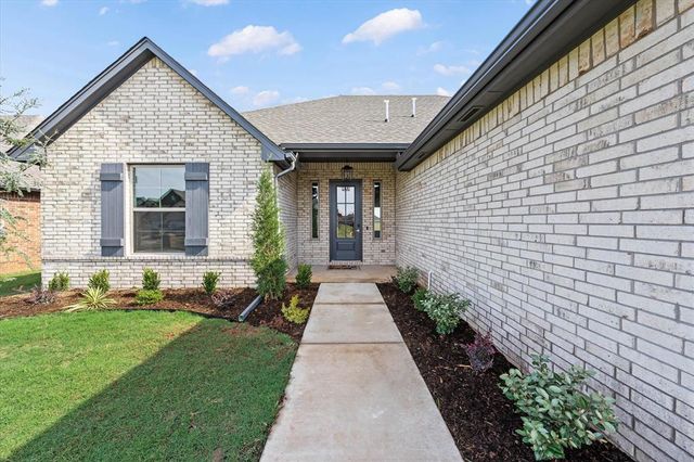 11709 NW 105th Street, Yukon, OK 73099