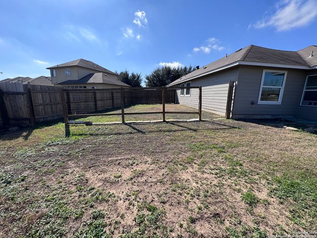 1002 BIRDSONG LN, New Braunfels, TX 78130