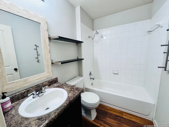 1002 BIRDSONG LN, New Braunfels, TX 78130