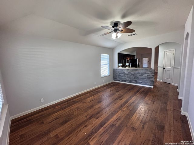 1002 BIRDSONG LN, New Braunfels, TX 78130