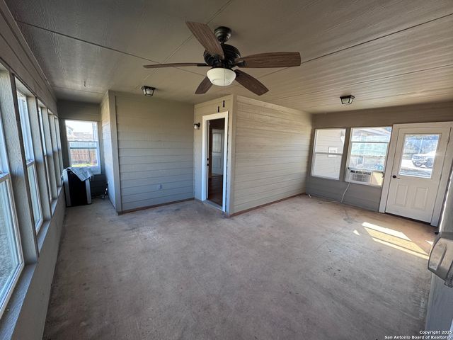 1002 BIRDSONG LN, New Braunfels, TX 78130