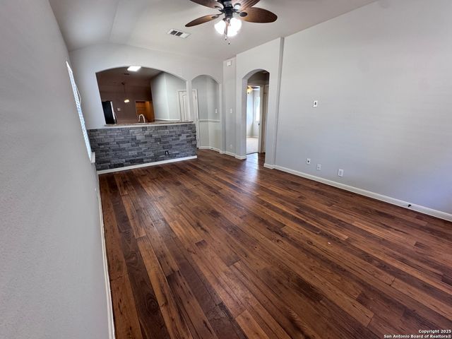 1002 BIRDSONG LN, New Braunfels, TX 78130