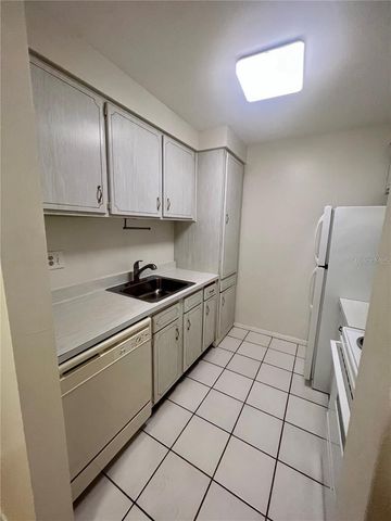3909 W CLEVELAND STREET, Tampa, FL 33609