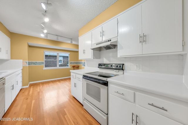 1614 SUNSET LAKE ROAD, Jefferson City, MO 65109