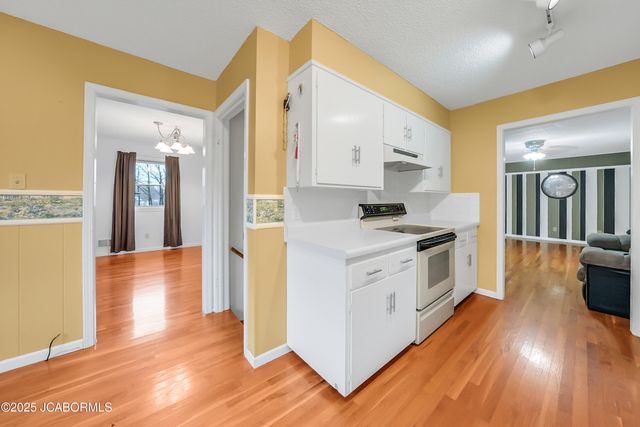 1614 SUNSET LAKE ROAD, Jefferson City, MO 65109