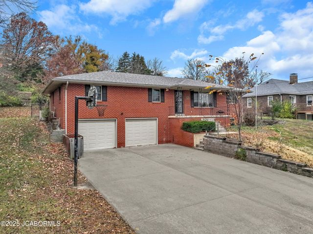 1614 SUNSET LAKE ROAD, Jefferson City, MO 65109