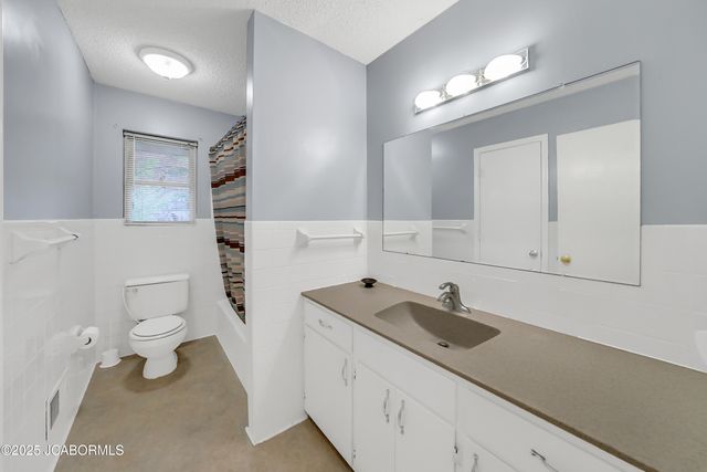 1614 SUNSET LAKE ROAD, Jefferson City, MO 65109