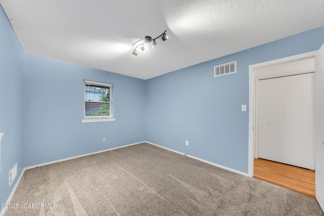 1614 SUNSET LAKE ROAD, Jefferson City, MO 65109