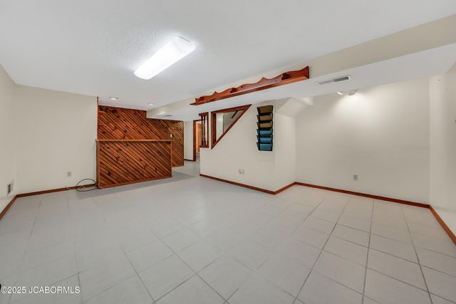 1614 SUNSET LAKE ROAD, Jefferson City, MO 65109