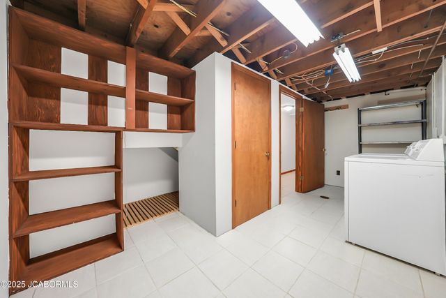 1614 SUNSET LAKE ROAD, Jefferson City, MO 65109