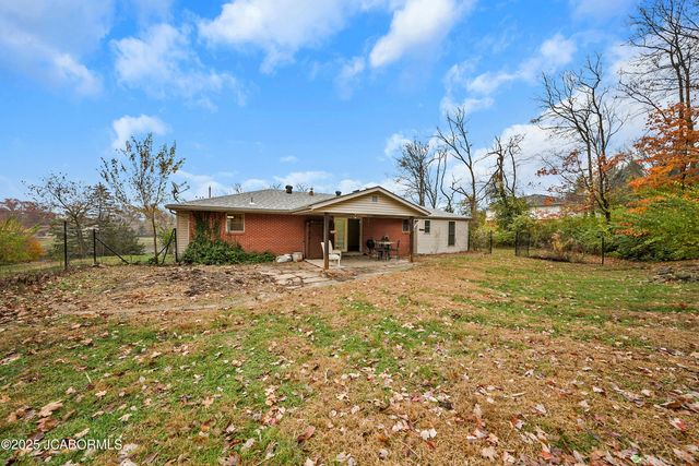 1614 SUNSET LAKE ROAD, Jefferson City, MO 65109