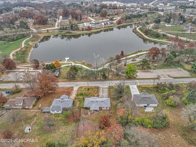 1614 SUNSET LAKE ROAD, Jefferson City, MO 65109