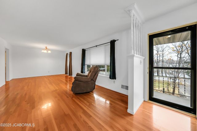 1614 SUNSET LAKE ROAD, Jefferson City, MO 65109