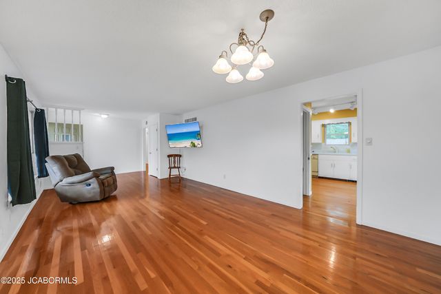 1614 SUNSET LAKE ROAD, Jefferson City, MO 65109