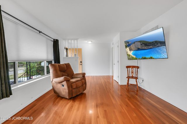 1614 SUNSET LAKE ROAD, Jefferson City, MO 65109