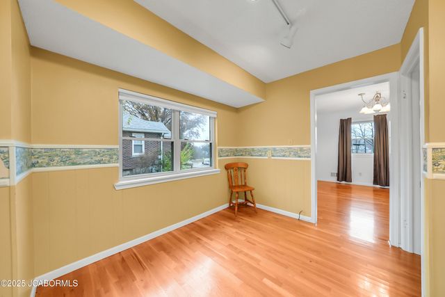 1614 SUNSET LAKE ROAD, Jefferson City, MO 65109