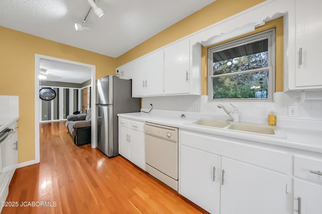 1614 SUNSET LAKE ROAD, Jefferson City, MO 65109