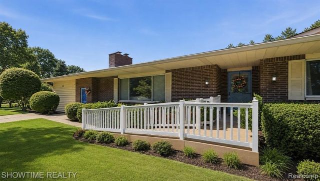 1661 Madeline Drive, Lapeer, MI 48446