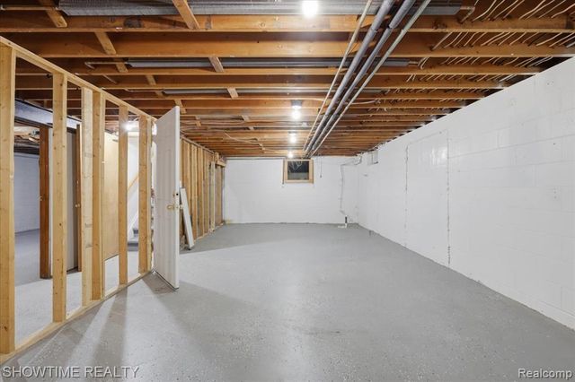 1661 Madeline Drive, Lapeer, MI 48446