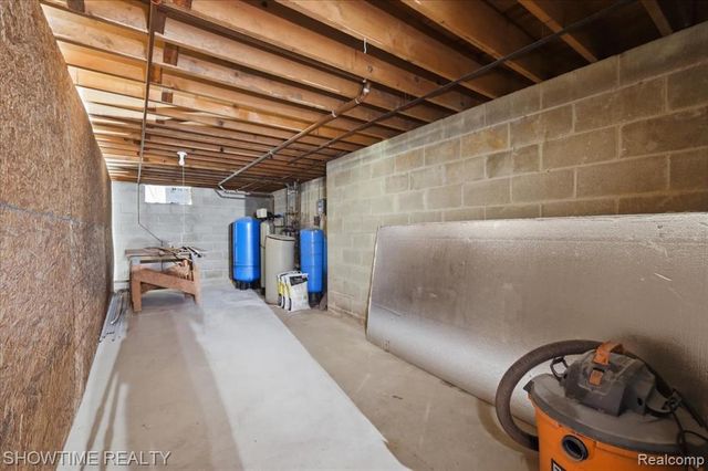 1661 Madeline Drive, Lapeer, MI 48446