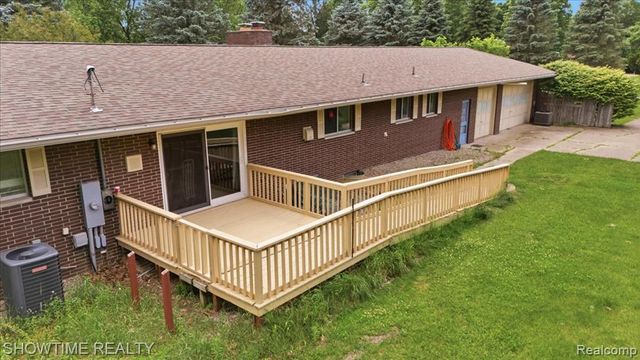 1661 Madeline Drive, Lapeer, MI 48446