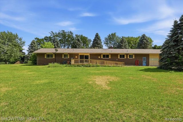 1661 Madeline Drive, Lapeer, MI 48446