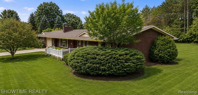 1661 Madeline Drive, Lapeer, MI 48446