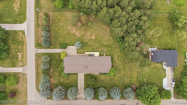 1661 Madeline Drive, Lapeer, MI 48446
