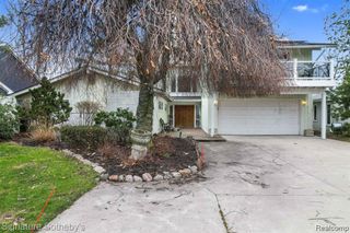 2372 Pine Lake Road, West Bloomfield Charter Township, MI 48324