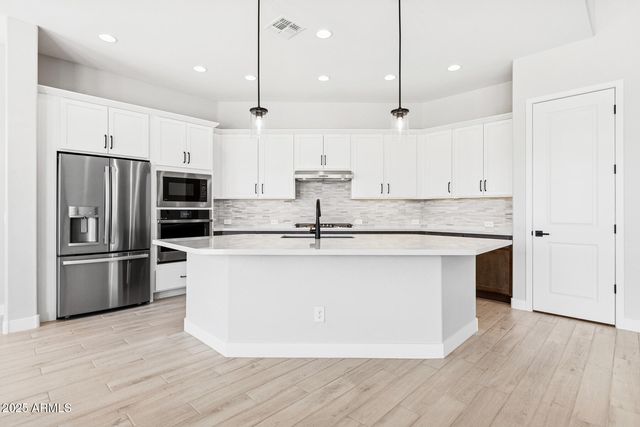 6859 N 190TH Drive, Waddell, AZ 85355