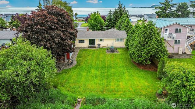 835 Livingston Bay Shore Drive, Camano Island, WA 98282