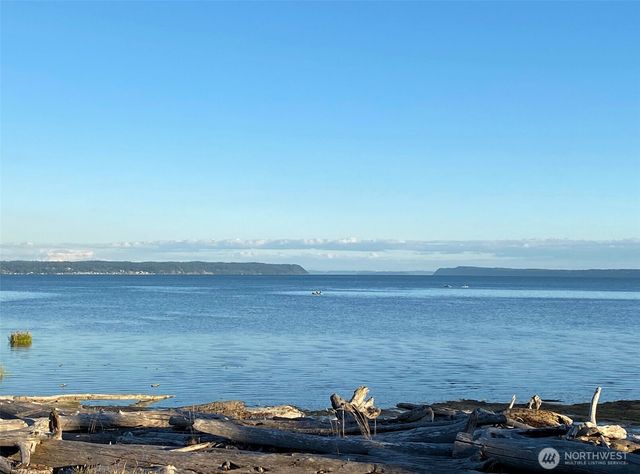 835 Livingston Bay Shore Drive, Camano Island, WA 98282