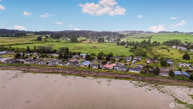 835 Livingston Bay Shore Drive, Camano Island, WA 98282
