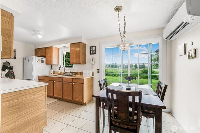 835 Livingston Bay Shore Drive, Camano Island, WA 98282