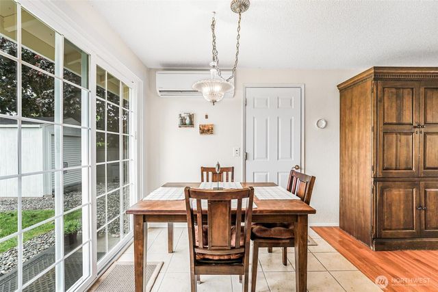 835 Livingston Bay Shore Drive, Camano Island, WA 98282