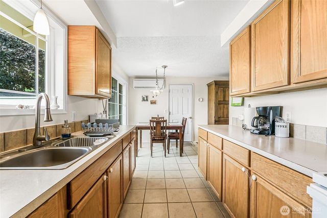 835 Livingston Bay Shore Drive, Camano Island, WA 98282