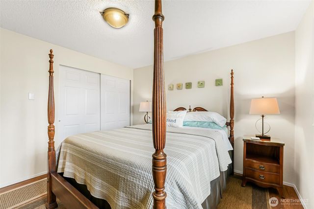 835 Livingston Bay Shore Drive, Camano Island, WA 98282