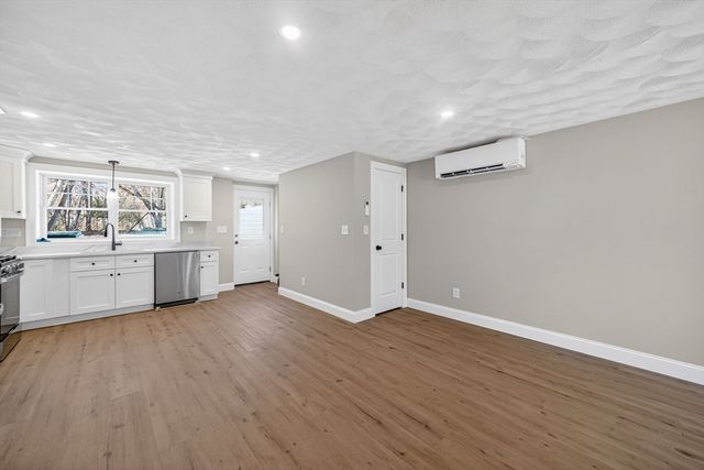 13 Radcliffe Rd B, Billerica, MA 01821