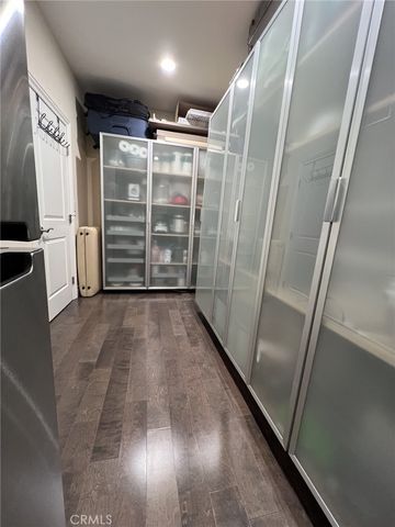 5255 Zelzah Avenue 302, Encino, CA 91316