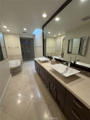 5255 Zelzah Avenue 302, Encino, CA 91316