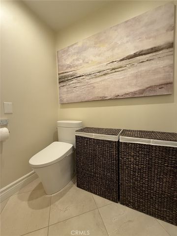 5255 Zelzah Avenue 302, Encino, CA 91316