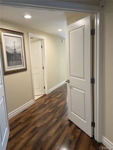 5255 Zelzah Avenue 302, Encino, CA 91316