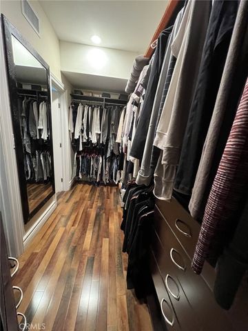 5255 Zelzah Avenue 302, Encino, CA 91316