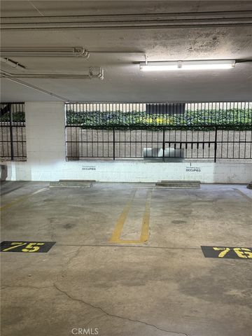 5255 Zelzah Avenue 302, Encino, CA 91316