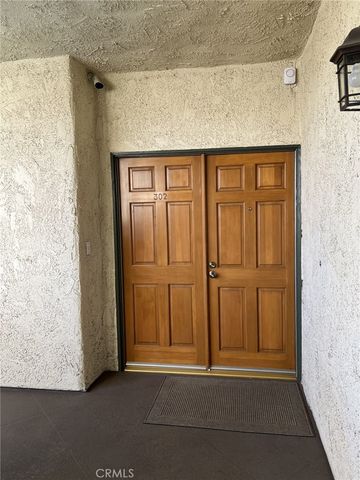 5255 Zelzah Avenue 302, Encino, CA 91316